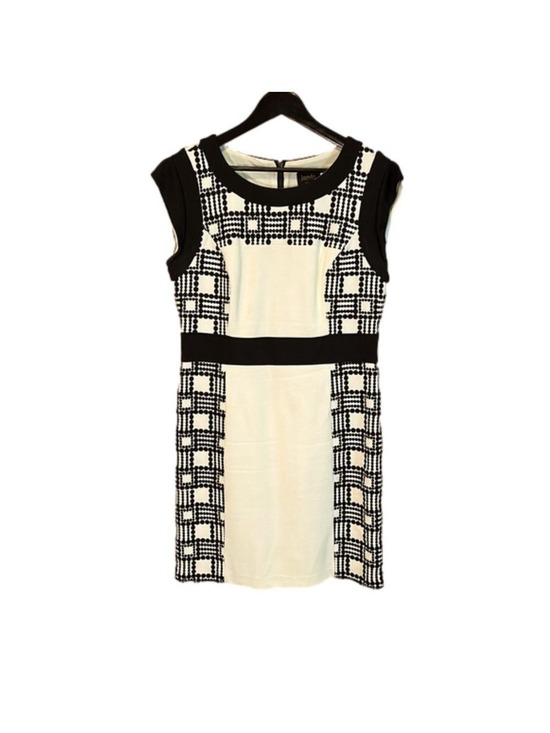 Laundry By Shelli Segal Dresses & Skirts - Lovely Laundry Dress with Black Detail